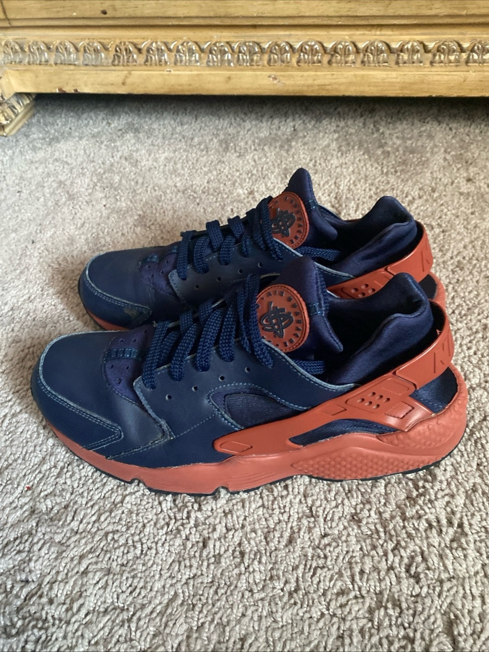 Nike Air Huarache Men's Navy and Rust Athletic Sneakers SZ 11.5